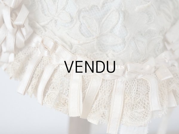 画像10: アンティーク ドール用 ベビー用 小さなボネ 透かし入り花模様のレース　＆　ベビーブルーのシルク地　＆　グレイッシュピンクのリボン (10)