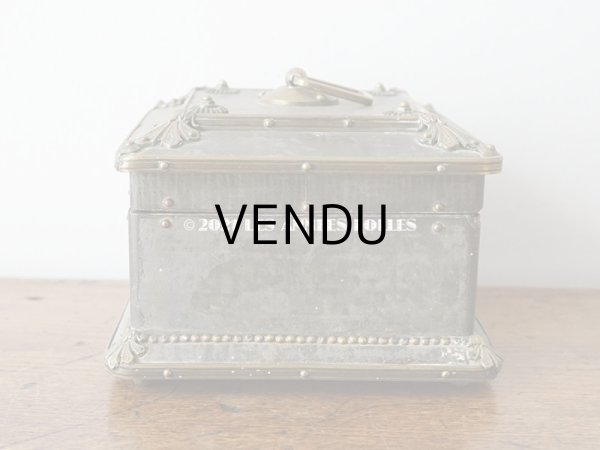 画像5: 19世紀 アンティーク ナポレオン3世時代 お菓子箱 ハンドル & 鍵穴　＆　脚付き チョコレートボックス 木箱  (5)