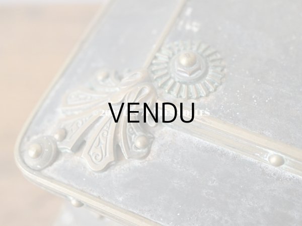 画像14: 19世紀 アンティーク ナポレオン3世時代 お菓子箱 ハンドル & 鍵穴　＆　脚付き チョコレートボックス 木箱  (14)