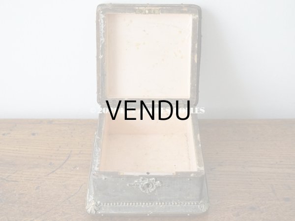 画像9: 19世紀 アンティーク ナポレオン3世時代 お菓子箱 ハンドル & 鍵穴　＆　脚付き チョコレートボックス 木箱  (9)