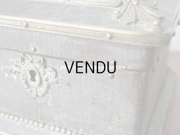 画像17: 19世紀 アンティーク ナポレオン3世時代 お菓子箱 ハンドル & 鍵穴　＆　脚付き チョコレートボックス 木箱  (17)