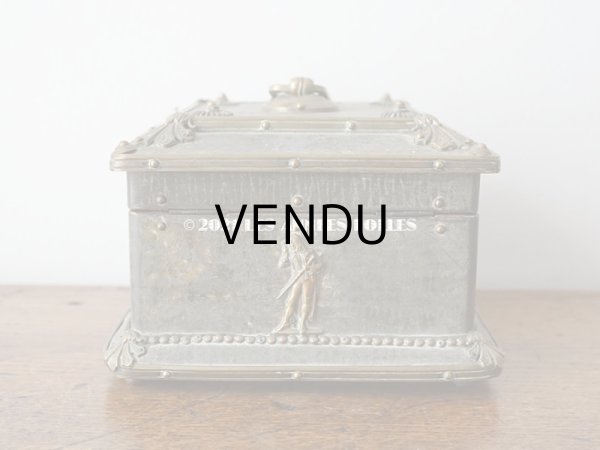 画像4: 19世紀 アンティーク ナポレオン3世時代 お菓子箱 ハンドル & 鍵穴　＆　脚付き チョコレートボックス 木箱  (4)