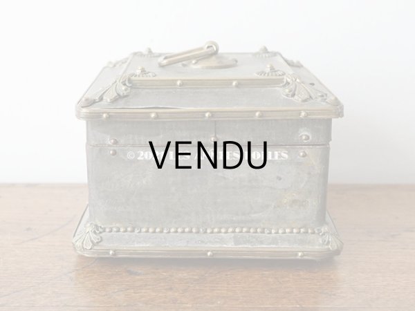 画像6: 19世紀 アンティーク ナポレオン3世時代 お菓子箱 ハンドル & 鍵穴　＆　脚付き チョコレートボックス 木箱  (6)