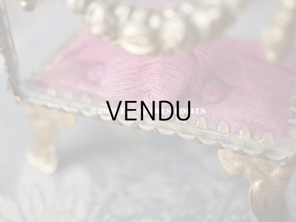 画像12: アンティーク ジュエリーボックス 花とリーフのガーランド シルク製クッション スモーキーレッド (12)