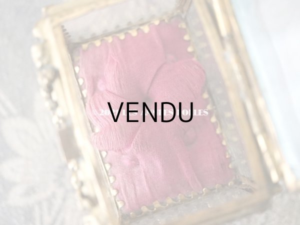 画像11: アンティーク ジュエリーボックス 花とリーフのガーランド シルク製クッション スモーキーレッド (11)