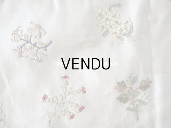 画像12: 18世紀末　アンティーク ロココ調 シルク製　大きなパネル　リボン刺繍　＆　ボーヴェ刺繍 70×52cm  (12)