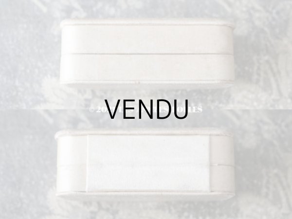 画像5: 1900年代 アンティーク  シルクサテンのジュエリーボックス  オフホワイト (5)