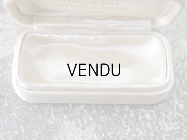 画像8: 1900年代 アンティーク  シルクサテンのジュエリーボックス  オフホワイト (8)