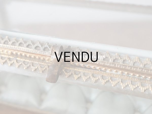 画像17: 19世紀 アンティーク ジュエリーボックス シルク製クッション 淡いブルー (17)