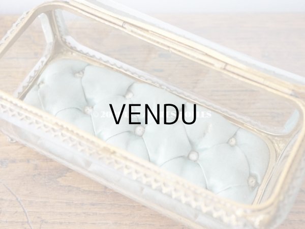 画像9: 19世紀 アンティーク ジュエリーボックス シルク製クッション 淡いブルー (9)