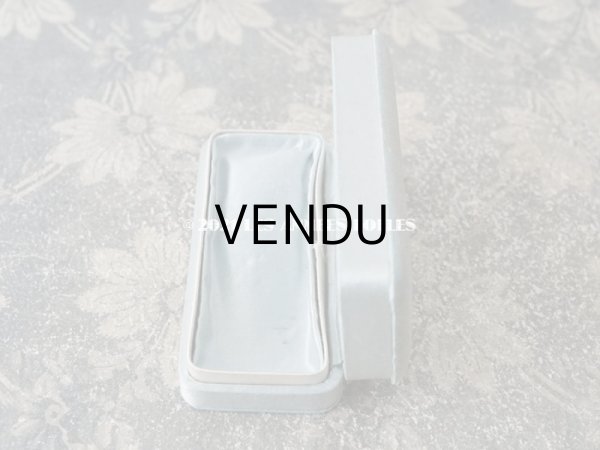 画像7: 1900年代 アンティーク  シルクサテンのジュエリーボックス  パウダーブルー (7)