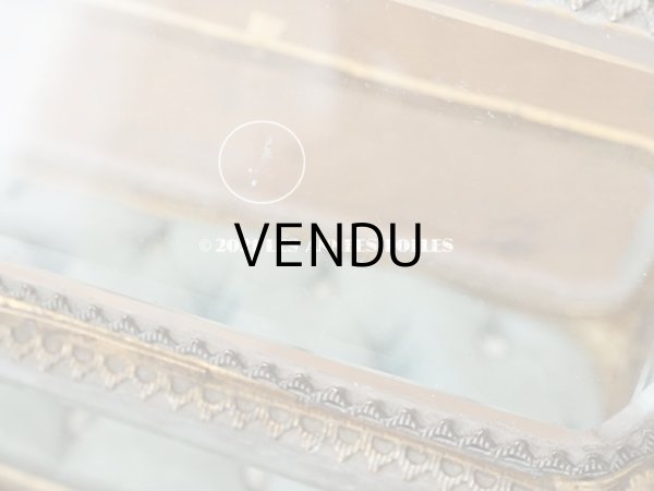 画像13: 19世紀 アンティーク ジュエリーボックス シルク製クッション 淡いブルー (13)