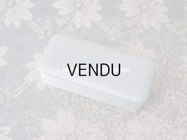 画像3: 1900年代 アンティーク  シルクサテンのジュエリーボックス  パウダーブルー (3)