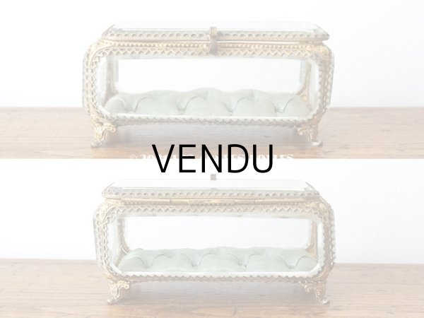 画像3: 19世紀 アンティーク ジュエリーボックス シルク製クッション 淡いブルー (3)