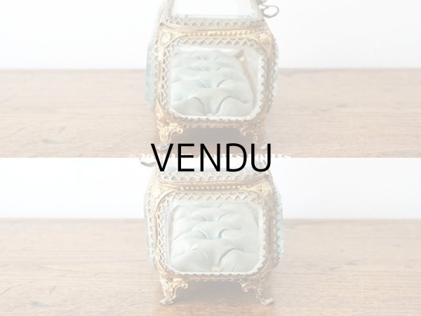 画像4: 19世紀 アンティーク ジュエリーボックス シルク製クッション 淡いブルー (4)