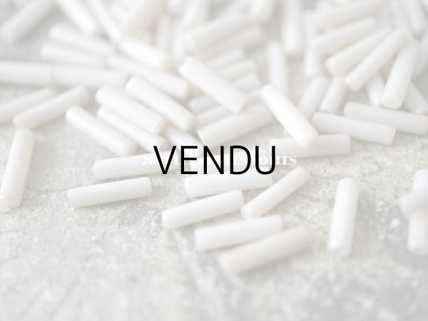 画像7: アンティーク ガラスビーズ  オーロラ加工 ホワイト・マット 2×8~9mm   (7)