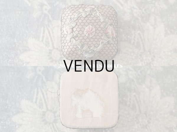 画像3: アンティーク　シルク製 ロココトリム付 淡いピンクの小さなパウダーボックス ミラー付き (3)