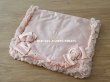 画像5: 19世紀末 アンティーク シルク製 ハンキーケース リボン＆モノグラムのメダイヨンの刺繍入り 淡いピンク ハンカチ用ポシェット  (5)