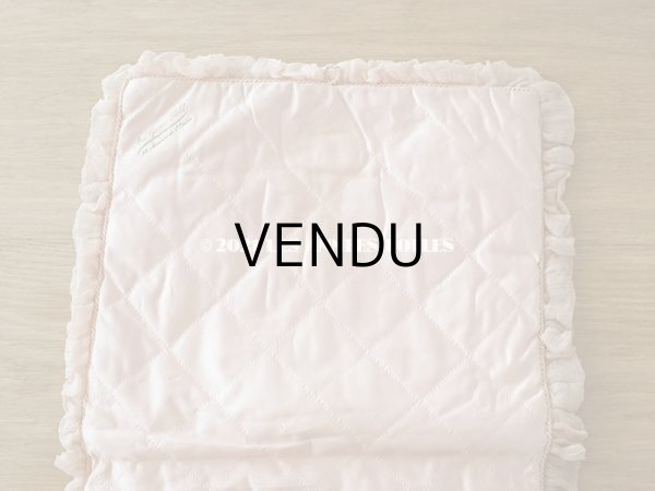 画像11: 19世紀末 アンティーク シルク製 ハンキーケース リボン＆モノグラムのメダイヨンの刺繍入り 淡いピンク ハンカチ用ポシェット  (11)