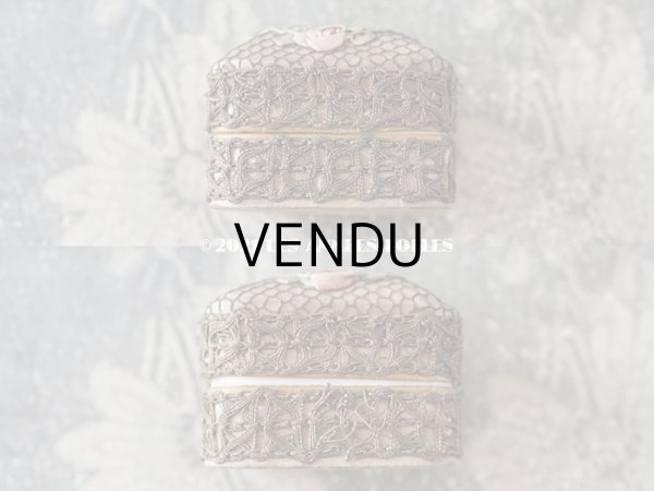 画像4: アンティーク　シルク製 ロココトリム付 淡いピンクの小さなパウダーボックス ミラー付き (4)