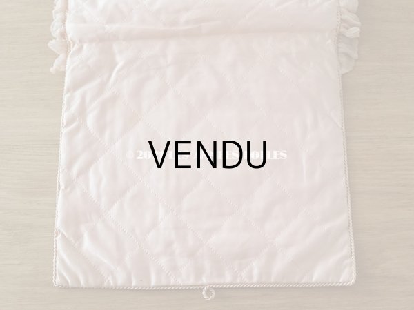 画像12: 19世紀末 アンティーク シルク製 ハンキーケース リボン＆モノグラムのメダイヨンの刺繍入り 淡いピンク ハンカチ用ポシェット  (12)