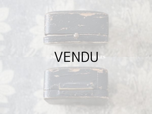 画像8: 19世紀末 アンティーク 本革製 ピアス用 ジュエリーボックス  黒 (8)