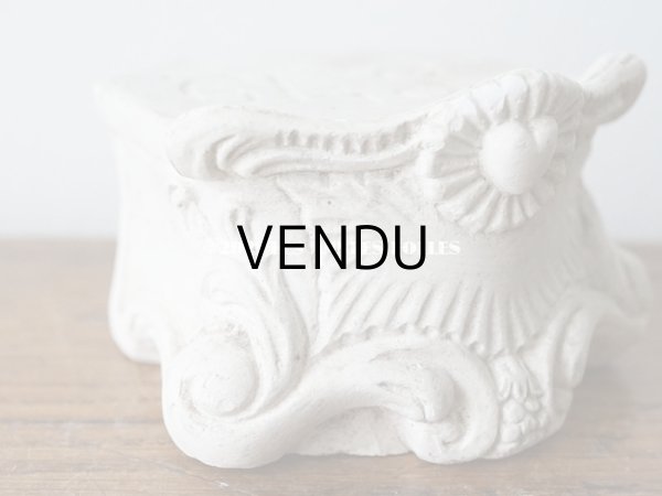 画像9: 1900年代 アンティーク マリア像の台座　石膏製 ハートのモチーフ (9)