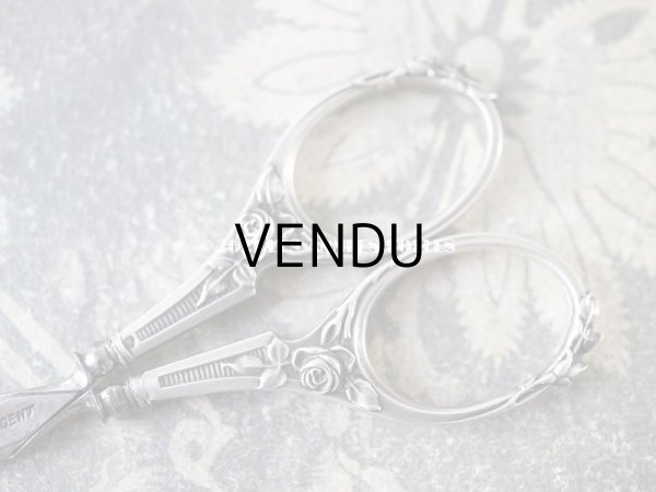 画像9: アンティーク シルバー製 薔薇の裁縫道具セット  (9)