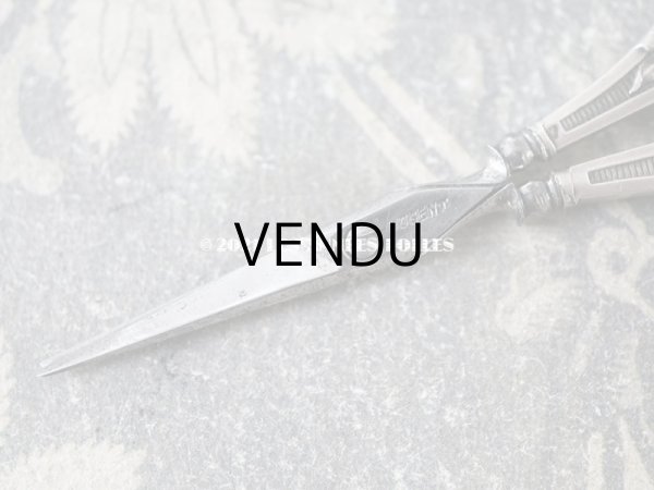 画像10: アンティーク シルバー製 薔薇の裁縫道具セット  (10)