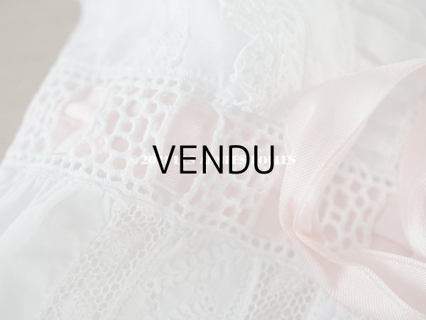 画像7: アンティーク 洗礼式のベビードレス 手刺繍＆手縫い ピンクのリボン付き  (7)