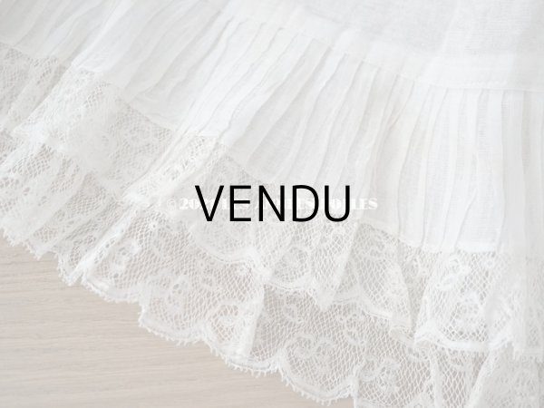画像3: 【クリスマスセール2021対象外】1900年代 アンティーク 幅広 ドレスの裾  1.77m 2段プリーツ入り＆手編みのヴァランシエンヌレース 21cm幅  (3)