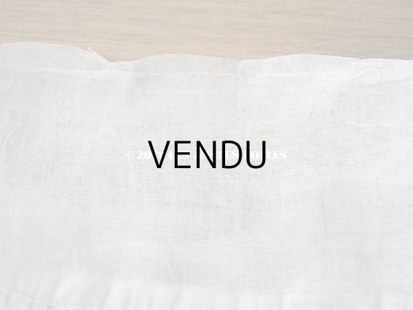 画像9: 【クリスマスセール2021対象外】1900年代 アンティーク 幅広 ドレスの裾  1.77m 2段プリーツ入り＆手編みのヴァランシエンヌレース 21cm幅  (9)