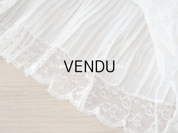 画像5: 【クリスマスセール2021対象外】1900年代 アンティーク 幅広 ドレスの裾  1.77m 2段プリーツ入り＆手編みのヴァランシエンヌレース 21cm幅  (5)