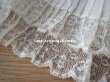 画像7: 【クリスマスセール2021対象外】1900年代 アンティーク 幅広 ドレスの裾  1.77m 2段プリーツ入り＆手編みのヴァランシエンヌレース 21cm幅  (7)