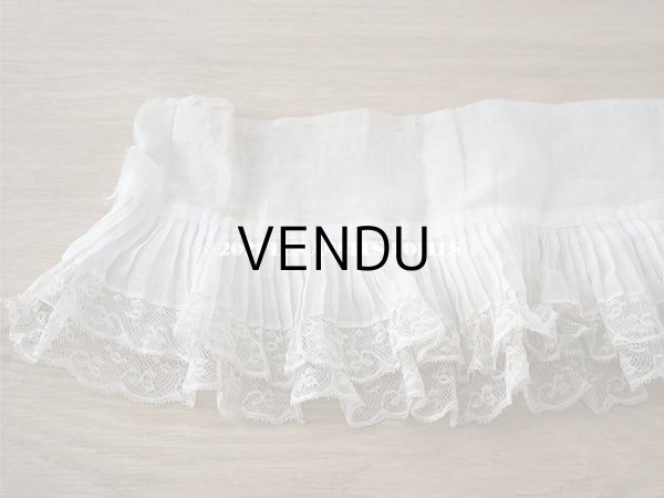 画像10: 【クリスマスセール2021対象外】1900年代 アンティーク 幅広 ドレスの裾  0.85〜0.9m 2段プリーツ入り＆手編みのヴァランシエンヌレース 21cm幅  (10)