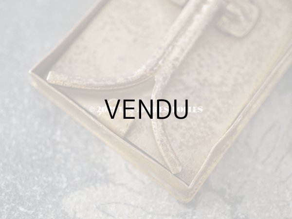 画像8: 【クリスマスセール2021対象外】アンティーク とても小さなフォトフレーム 　リボンモチーフ付き (8)