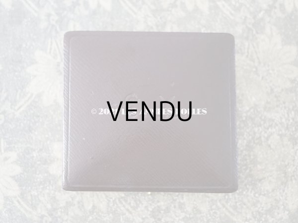 画像2: 【クリスマスセール2021対象外】19世紀末 アンティーク 本革製 イニシャル入り SM 大きなジュエリーボックス  ボルドーブラウン (2)