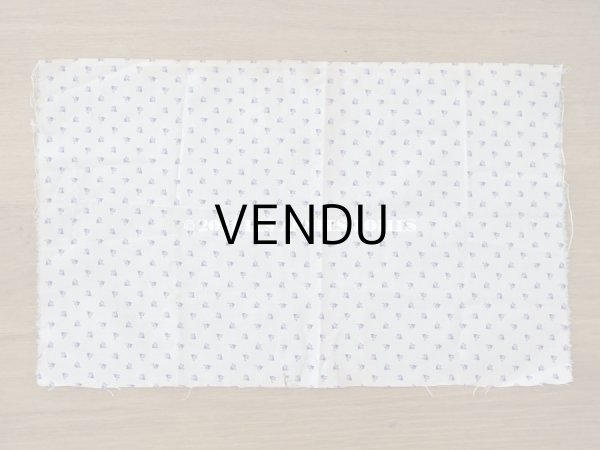 画像4: 【クリスマスセール2021対象外】アンティーク  小さな薄紫の薔薇模様 コットンファブリック ドールドレス 43×26.7cm (4)