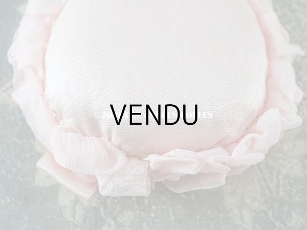 画像7: 【クリスマスセール2021対象外】アンティーク ピンクのリボンが結ばれた シルクシフォンのピンクッション  (7)