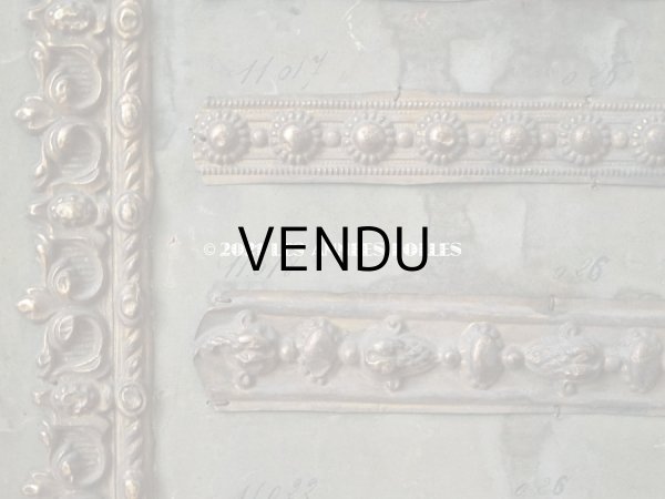 画像9: 1900年代 アンティーク  メタル製　オーナメントの大きなサンプラー　47×62cm (9)