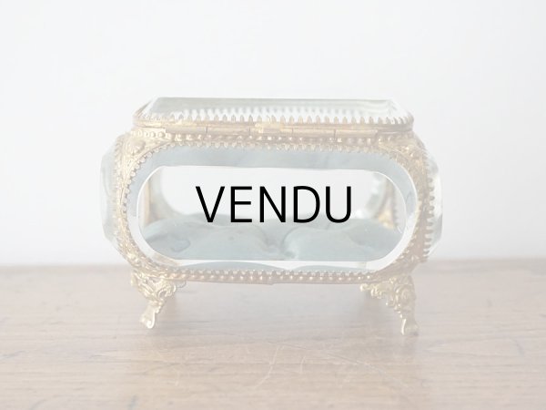 画像4: 19世紀末 アンティーク ジュエリーボックス スモーキーブルーのクッション ロカイユ装飾の脚 (4)