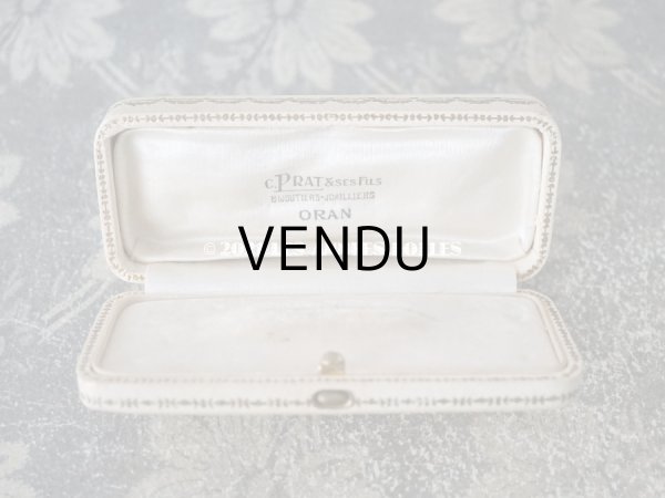 画像4: アンティーク 薔薇のガーランドの金彩入り オフホワイトのジュエリーボックス  (4)