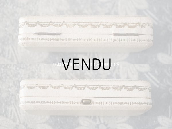 画像3: アンティーク 薔薇のガーランドの金彩入り オフホワイトのジュエリーボックス  (3)