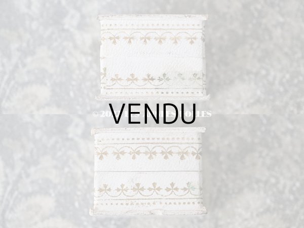 画像3: アンティーク 金彩入り オフホワイトのリングボックス ジュエリーボックス  (3)