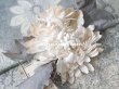画像4:  アンティーク 布花 西洋菊 クリザンテーム　コサージュ オフホワイト (4)
