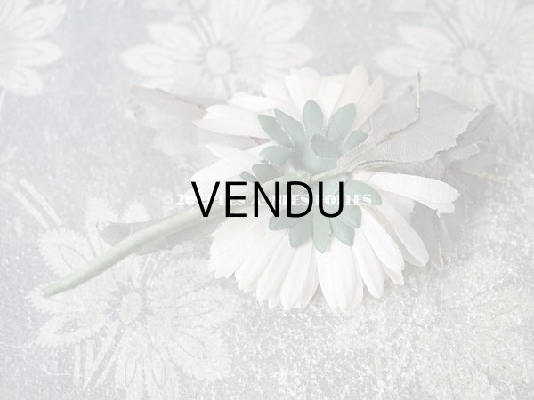 画像13:  アンティーク 布花 西洋菊 クリザンテーム　コサージュ オフホワイト (13)