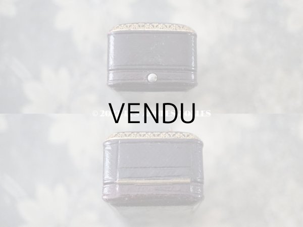 画像8: アンティーク　ピンブローチ用 本革製　ジュエリーボックス 金彩入り チョコレートブラウン (8)