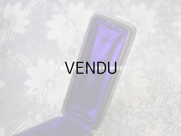 画像4: アンティーク　ピンブローチ用 本革製　ジュエリーボックス 金彩入り チョコレートブラウン (4)