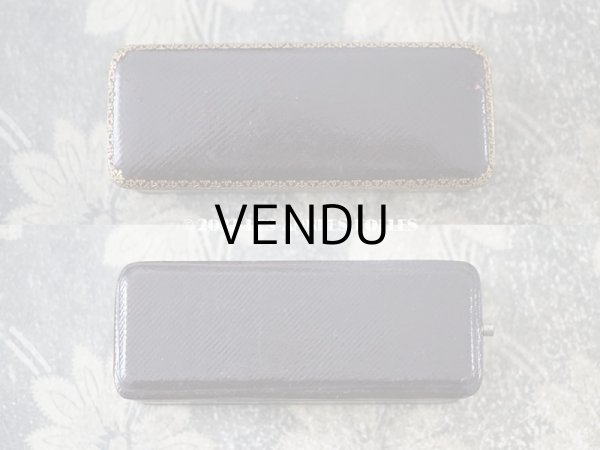 画像6: アンティーク　ピンブローチ用 本革製　ジュエリーボックス 金彩入り チョコレートブラウン (6)