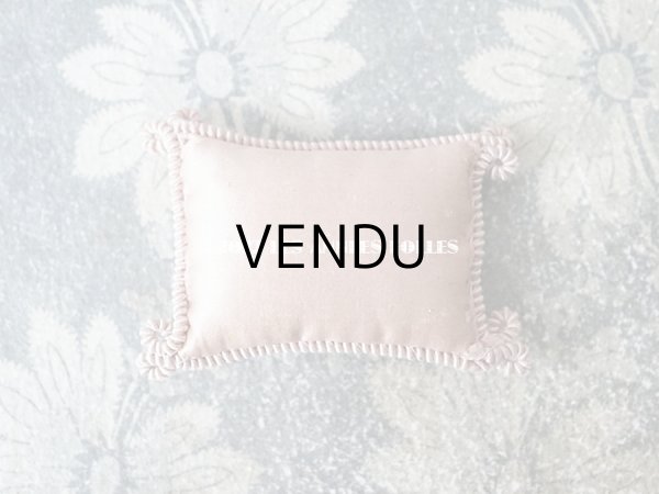 画像3: 19世紀末 アンティーク  シルク製 サシェ パフュームリーの小さなクッション 淡いピンク   - VIOLET PARIS - (3)